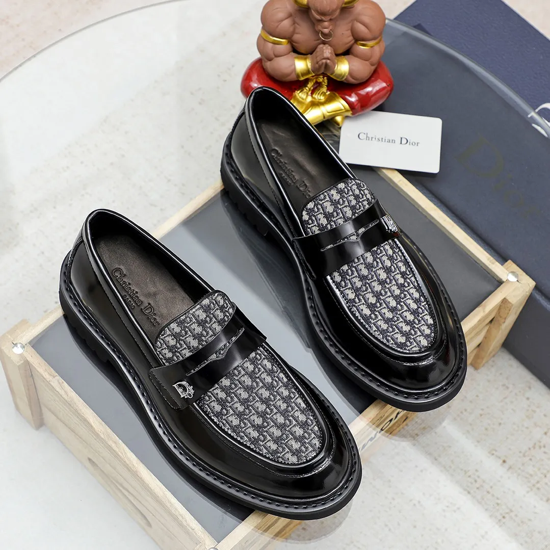Men's shoes 💰520🕷️🕷️[Dior] Dior's new casual men's shoes are launched in Hong Kong counters. Official website 1:1 production. Italian woven cowhide + water-dyed 🐂 leather lining. Designed by European and American masters. Perfect shape to create counter quality, solid color rubber wear-resistant outsole and classic dazzling toe! Super versatile and very comfortable. High-end without losing taste, fashionable and novel! ! Absolute focus! 8 colors available! Code number 38-45……